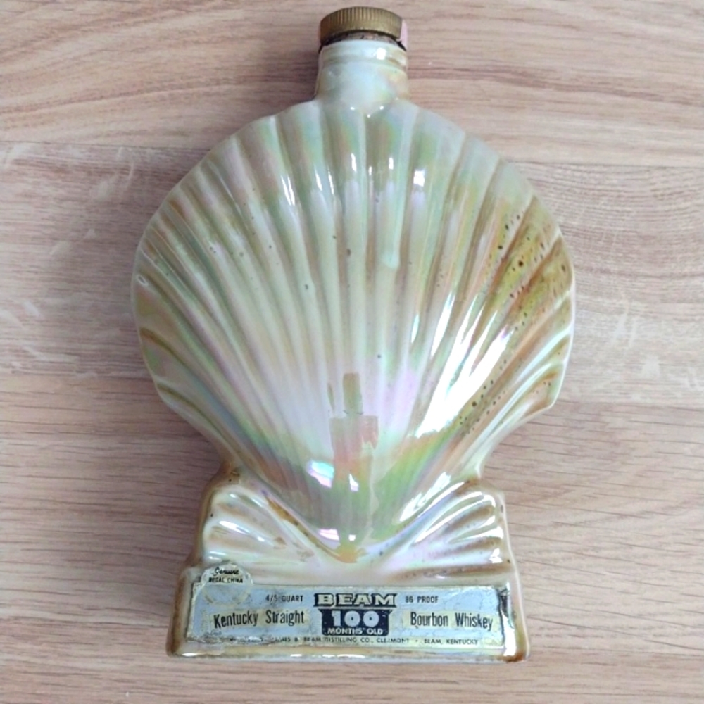Jim Beam Kentucky Straight Genuine Regal China Sea Shell Decanter Vintage